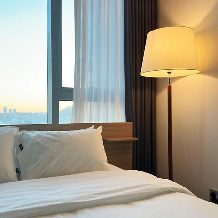 Brown Suites Busan Station Esterno foto