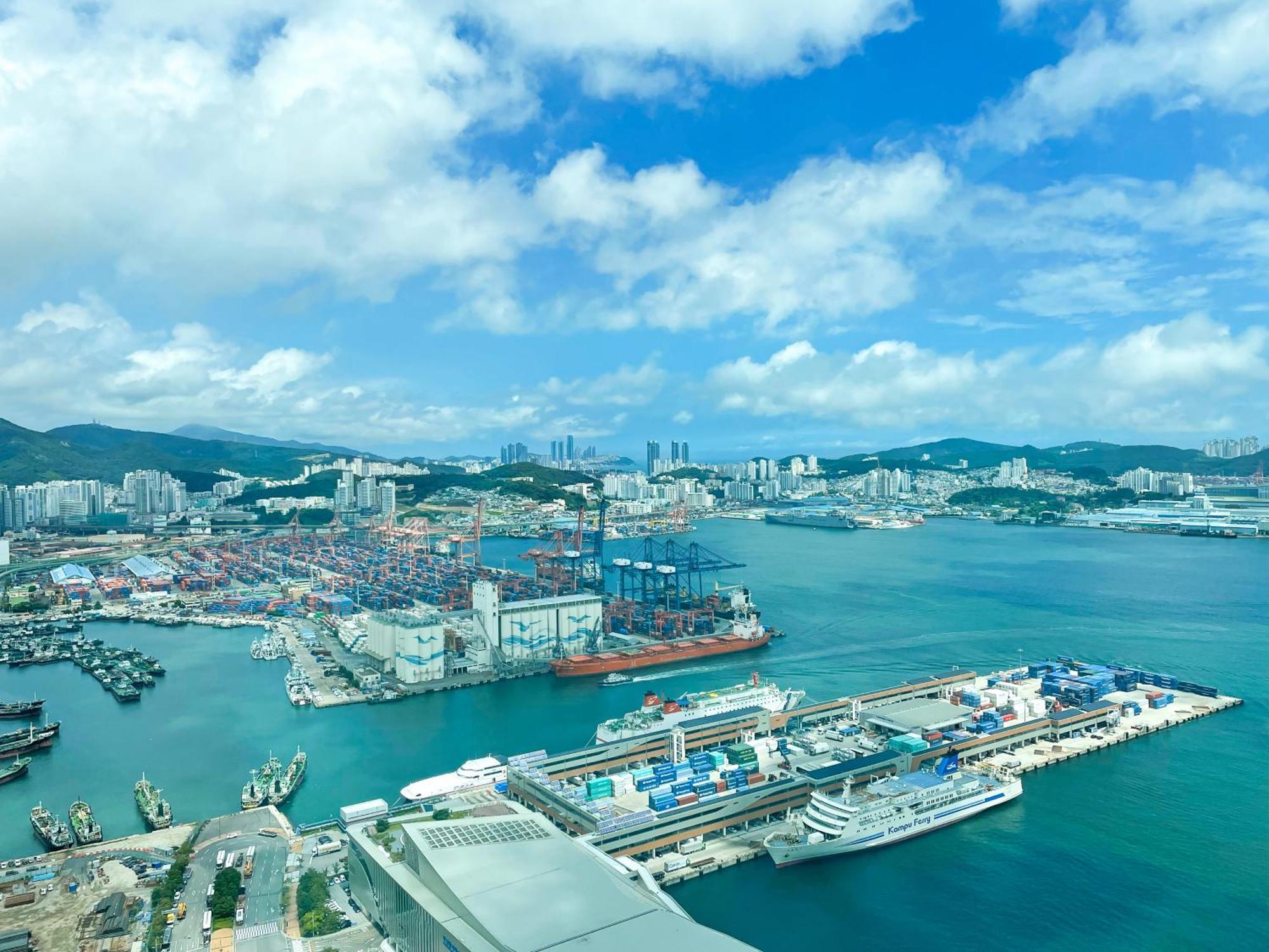 Brown Suites Busan Station Esterno foto